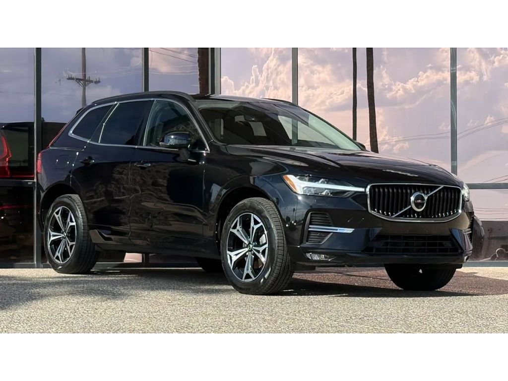 2022 Volvo XC60 B5 Momentum