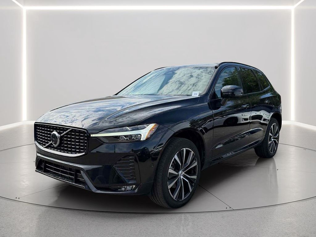 2023 Volvo XC60 B5 Plus Dark