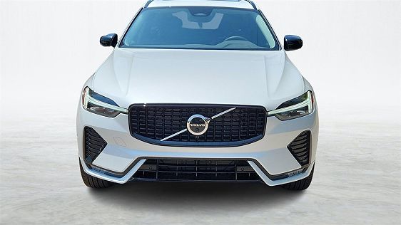 2024 Volvo XC60 B5 Plus