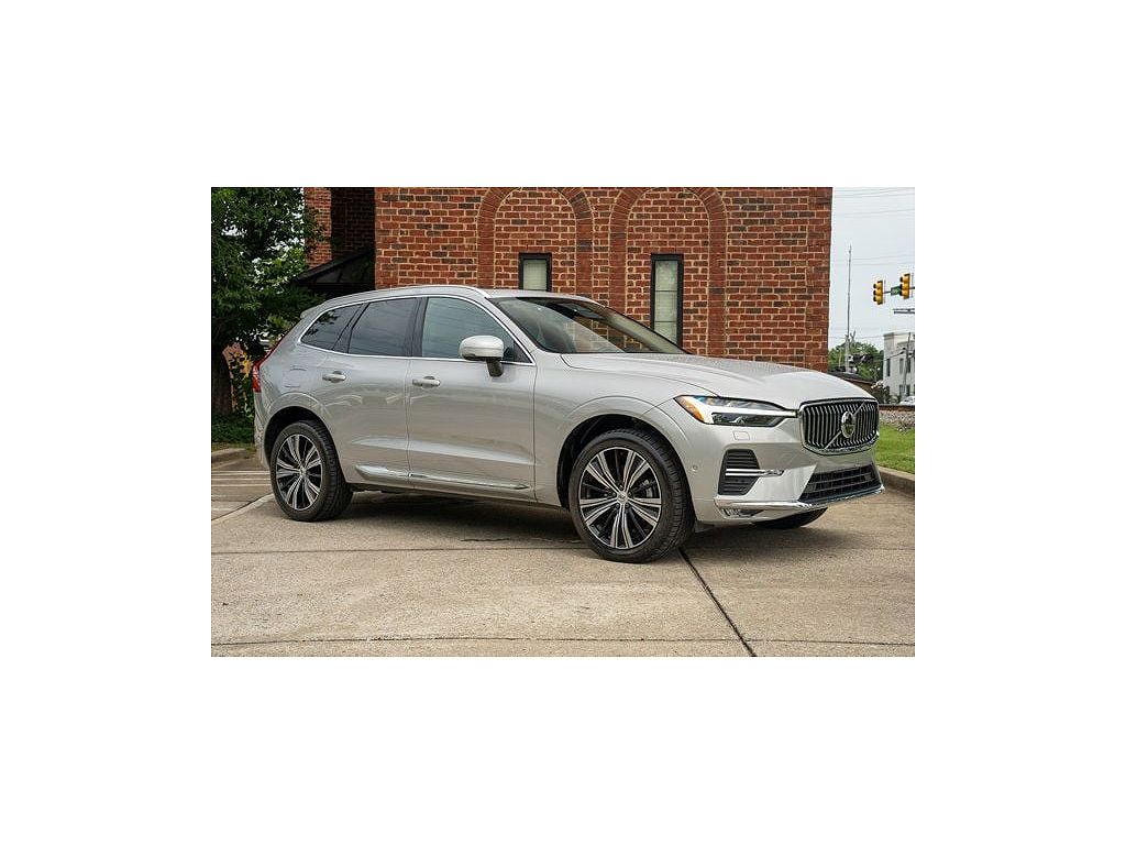 2024 Volvo XC60 B5 Plus