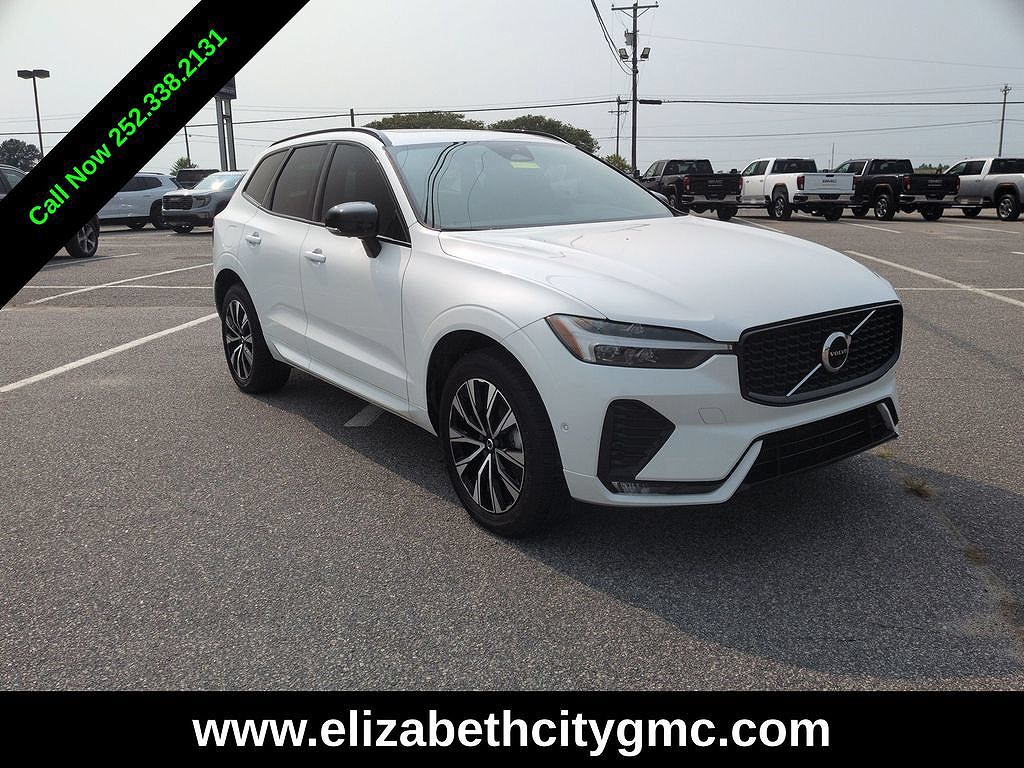 2023 Volvo XC60 Plus Dark Theme