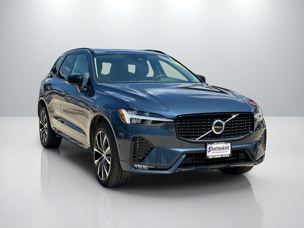 2024 Volvo XC60 B5 Plus