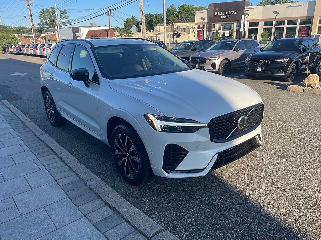 2024 Volvo XC60 B5 Plus
