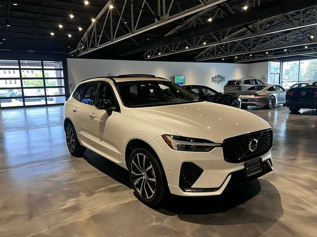 2024 Volvo XC60 B5 Plus