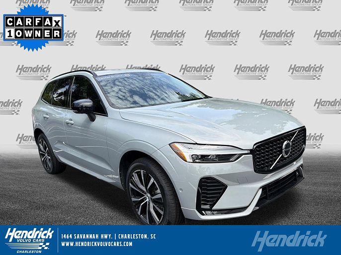 2024 Volvo XC60 Plus Dark Theme
