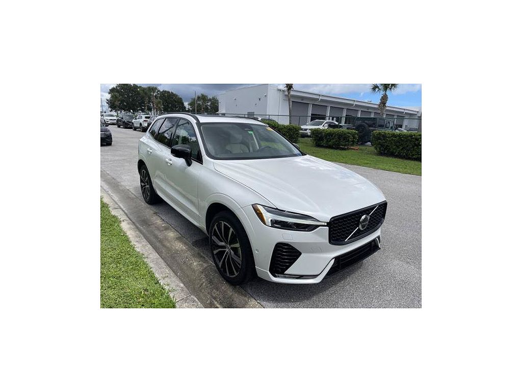 2024 Volvo XC60 B5 Plus Dark
