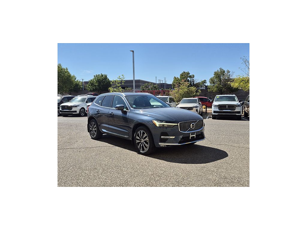 2022 Volvo XC60 B5 Inscription