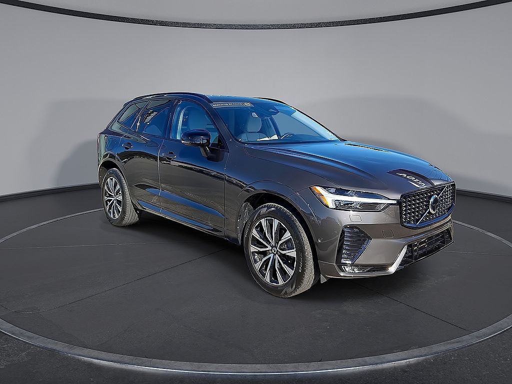2024 Volvo XC60 B5 Plus