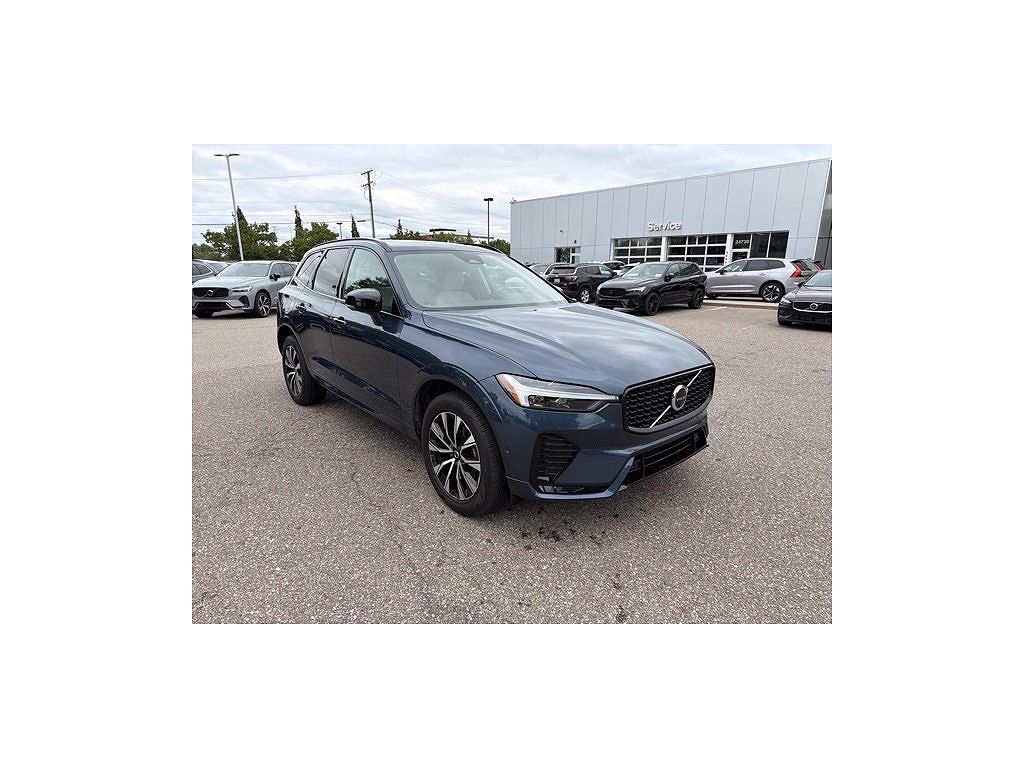 2024 Volvo XC60 B5 Plus Dark Theme