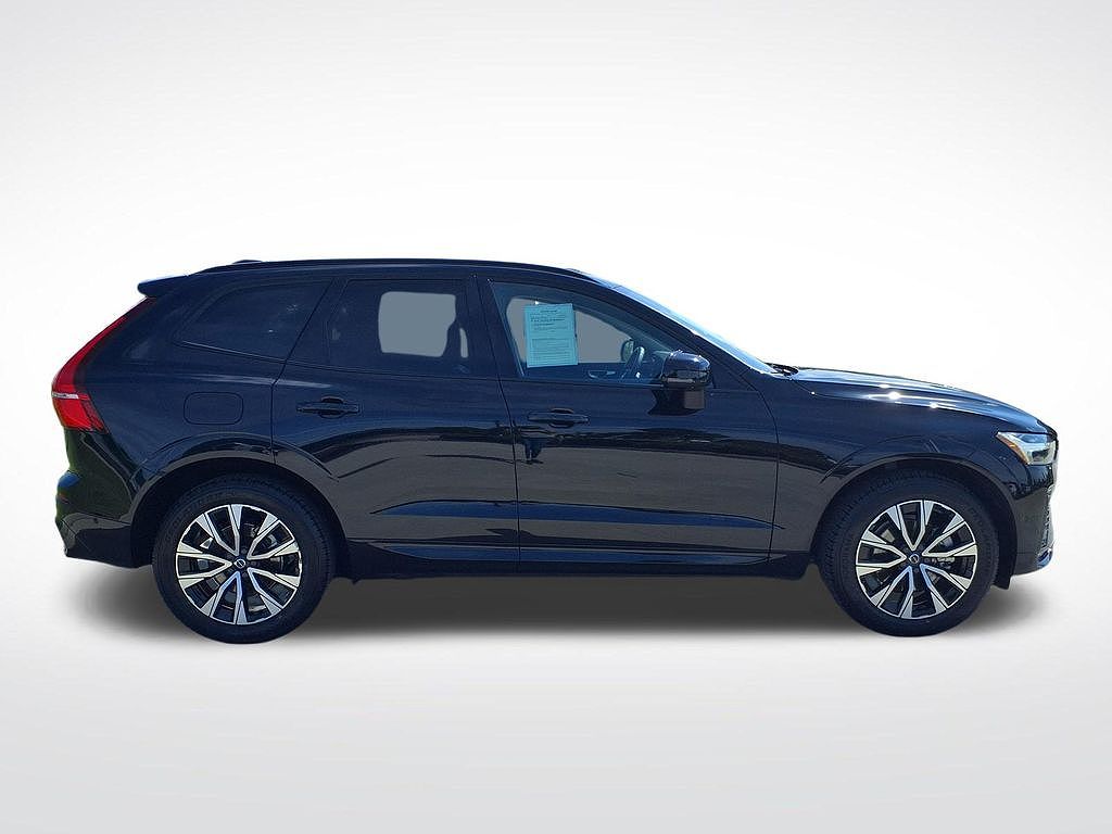 2024 Volvo XC60 B5 Plus