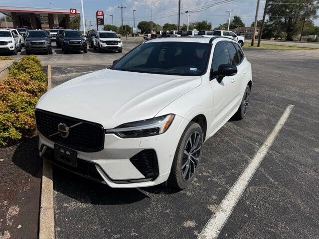 2024 Volvo XC60 B5 Plus