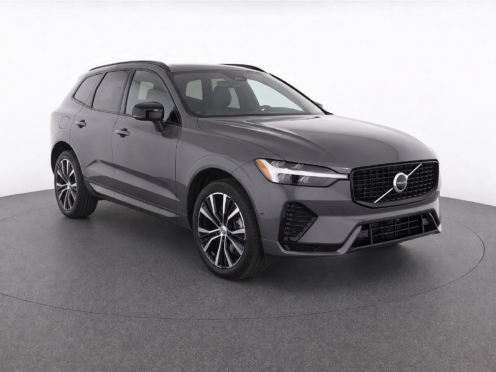 2024 Volvo XC60 B5 Plus