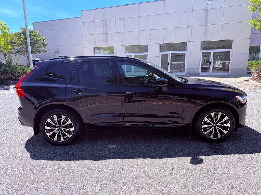 2024 Volvo XC60 B5 Plus
