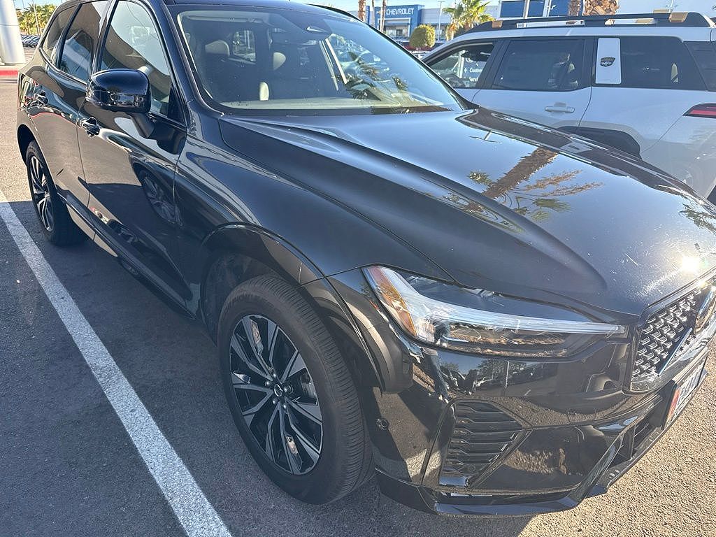 2024 Volvo XC60 B5 Plus