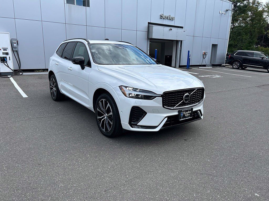 2024 Volvo XC60 B5 Ultimate