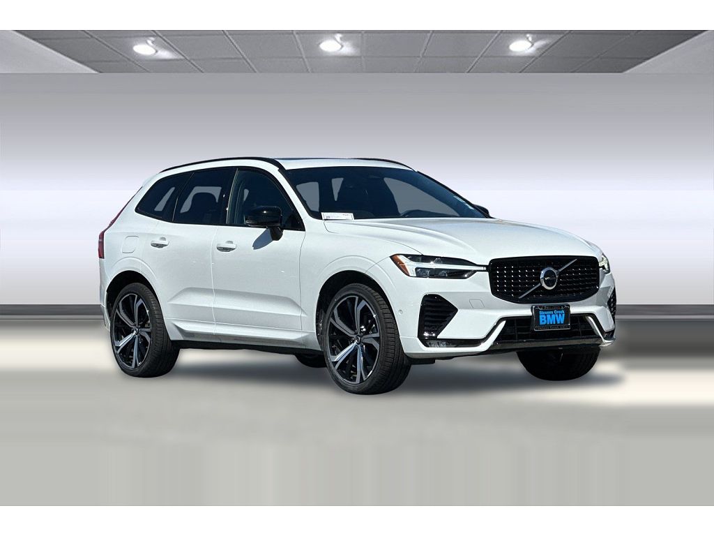 2022 Volvo XC60 B5 AWD R-Design