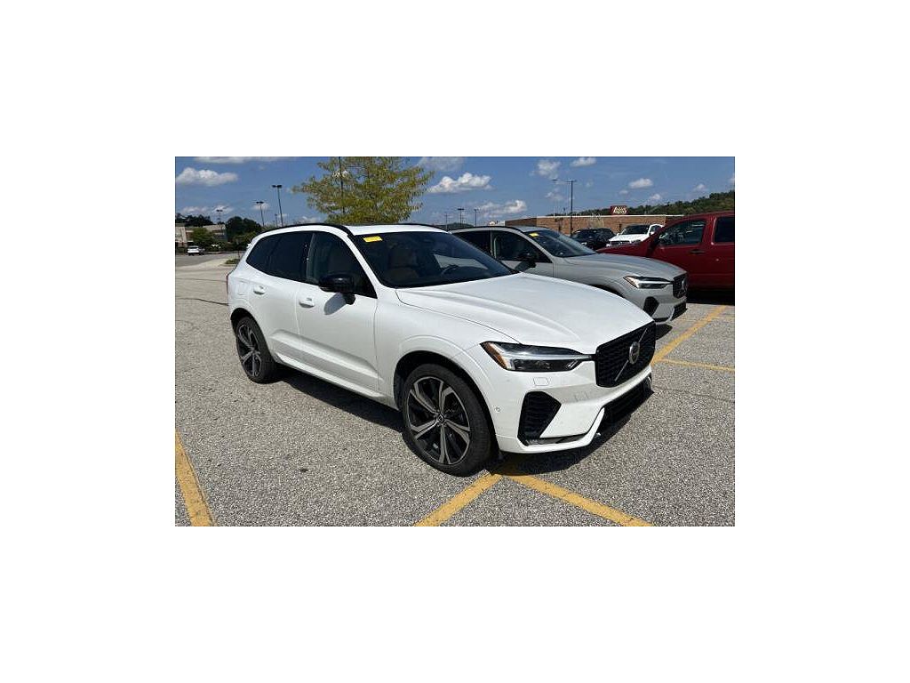 2024 Volvo XC60 B5 Ultimate Dark