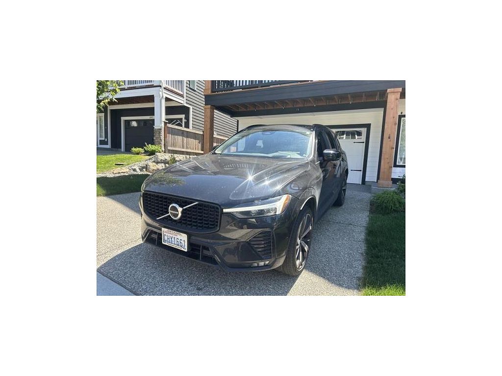 2024 Volvo XC60 B5 Ultimate