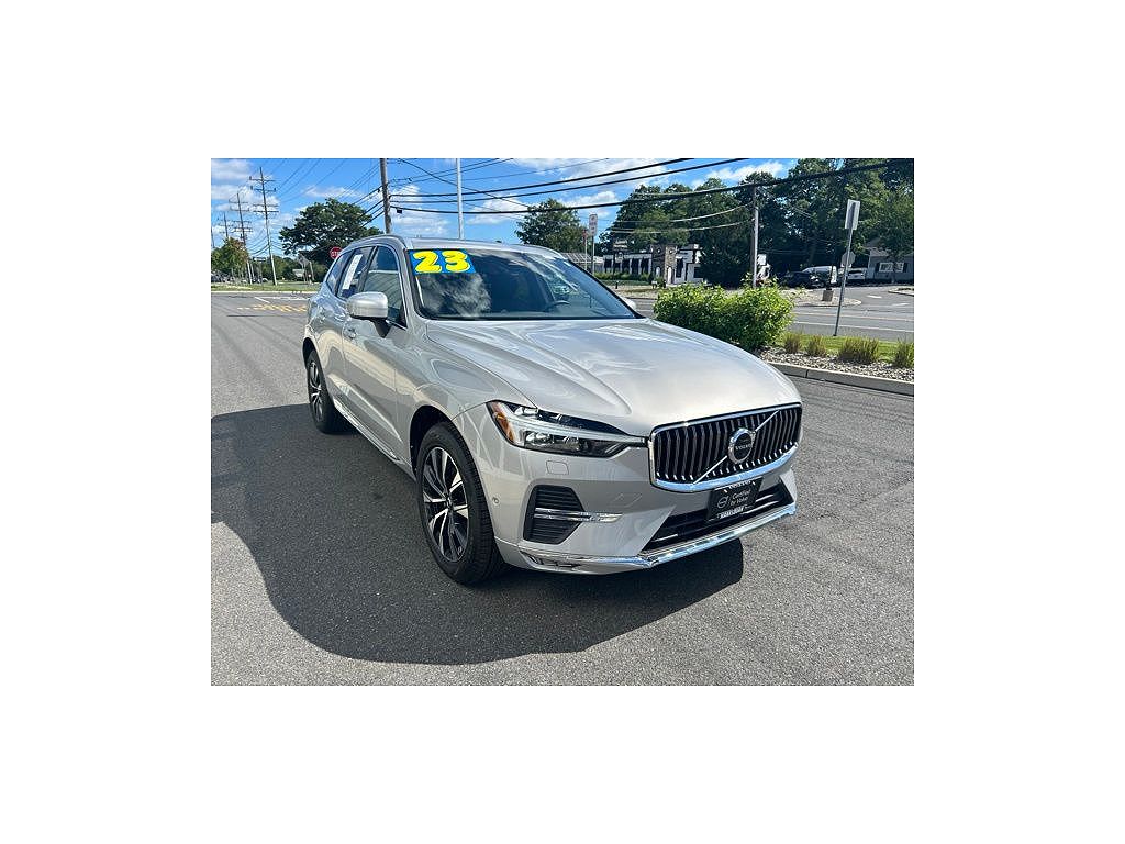 2023 Volvo XC60 B5 Plus Bright Theme