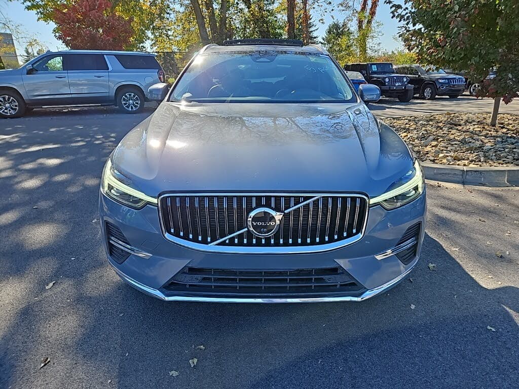 2023 Volvo XC60 B5 AWD Plus Bright Theme