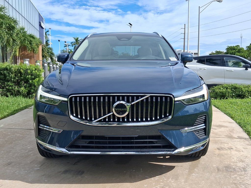 2023 Volvo XC60 B5 Plus Bright