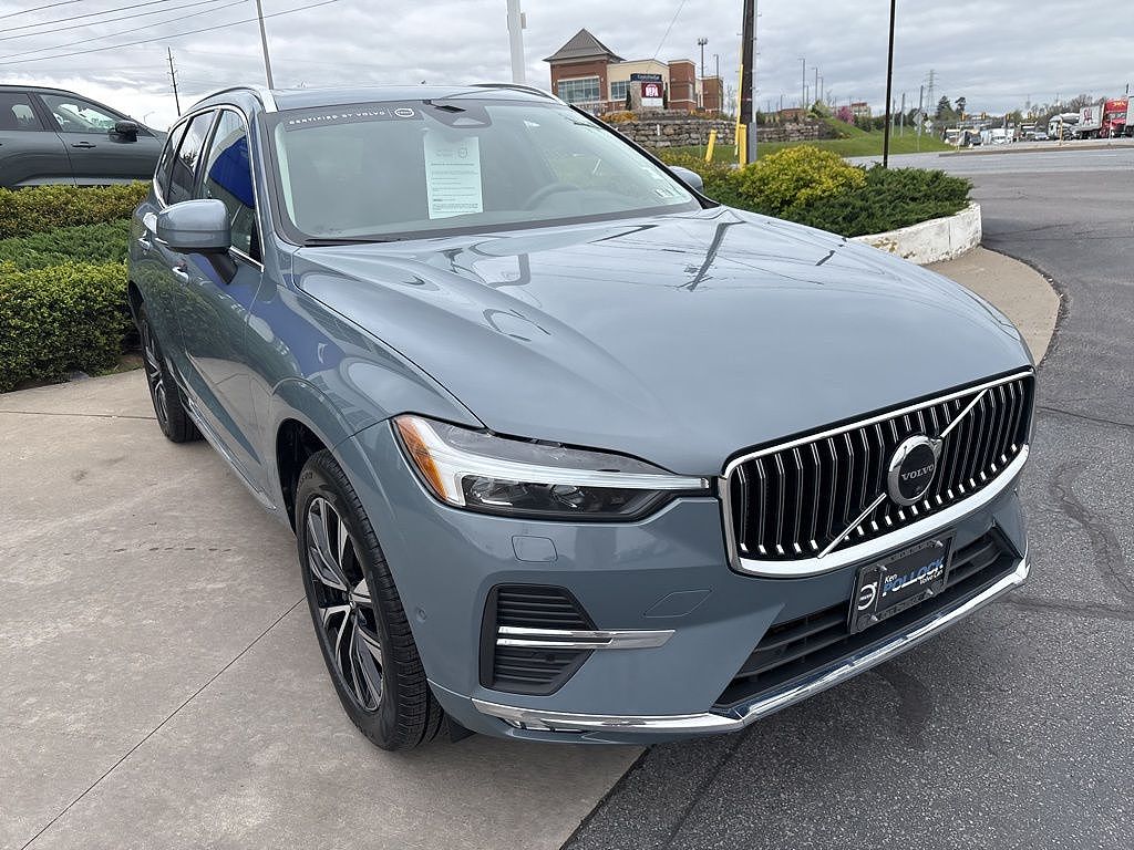 2023 Volvo XC60 B5 Plus Bright