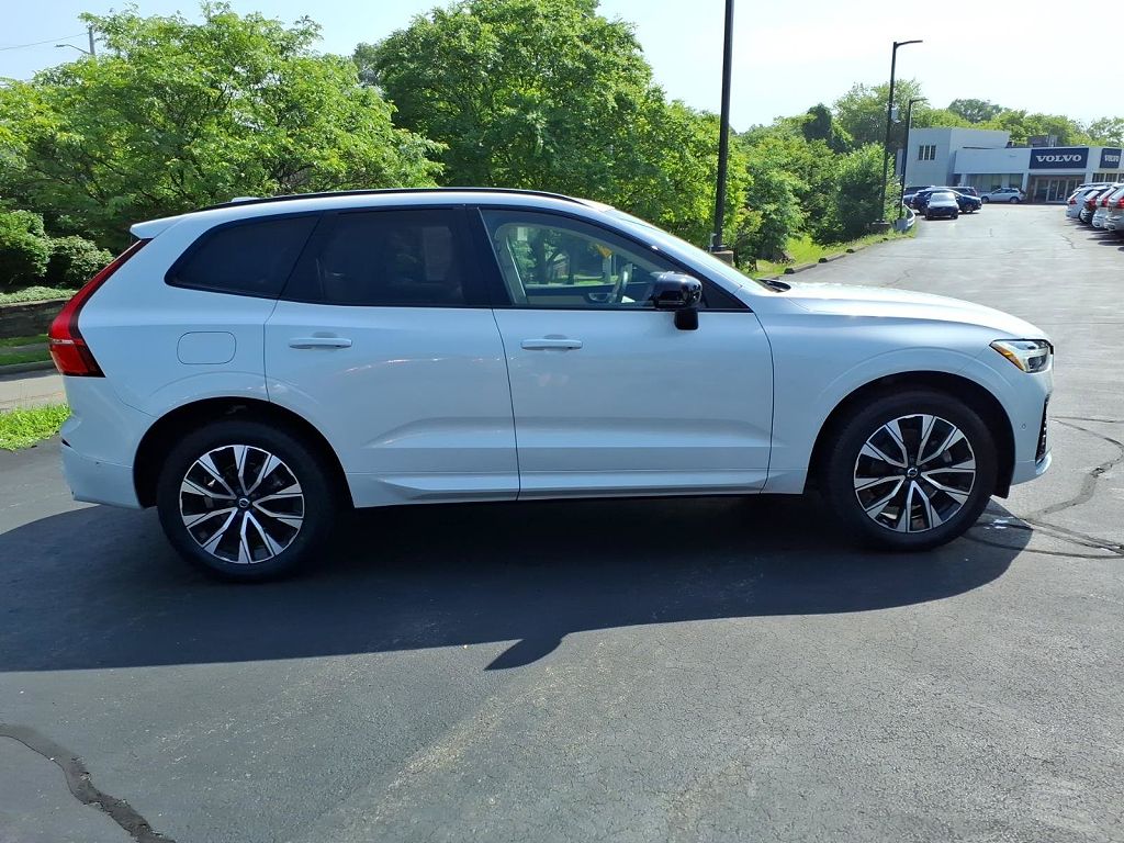 2023 Volvo XC60 B5 AWD Plus Bright