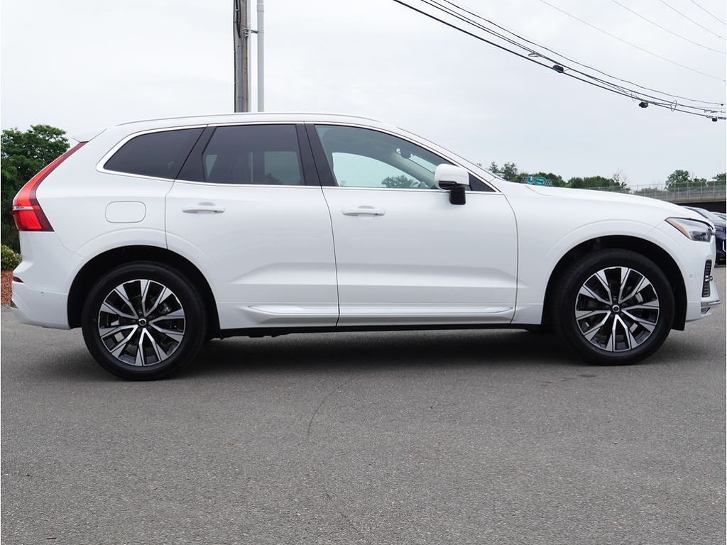 2023 Volvo XC60 B5 Plus Bright