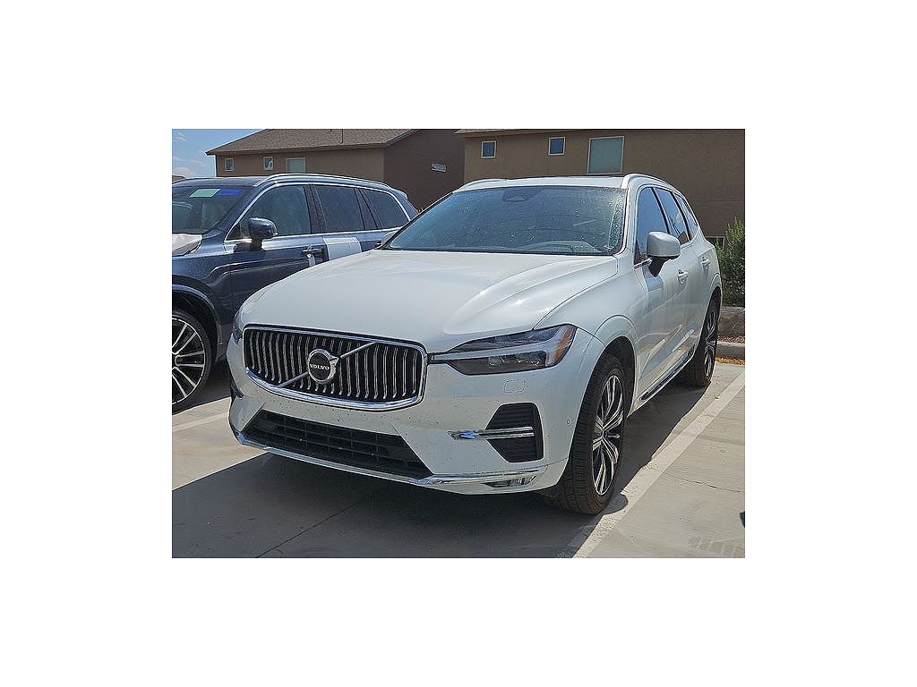 2023 Volvo XC60 B5 Plus Bright