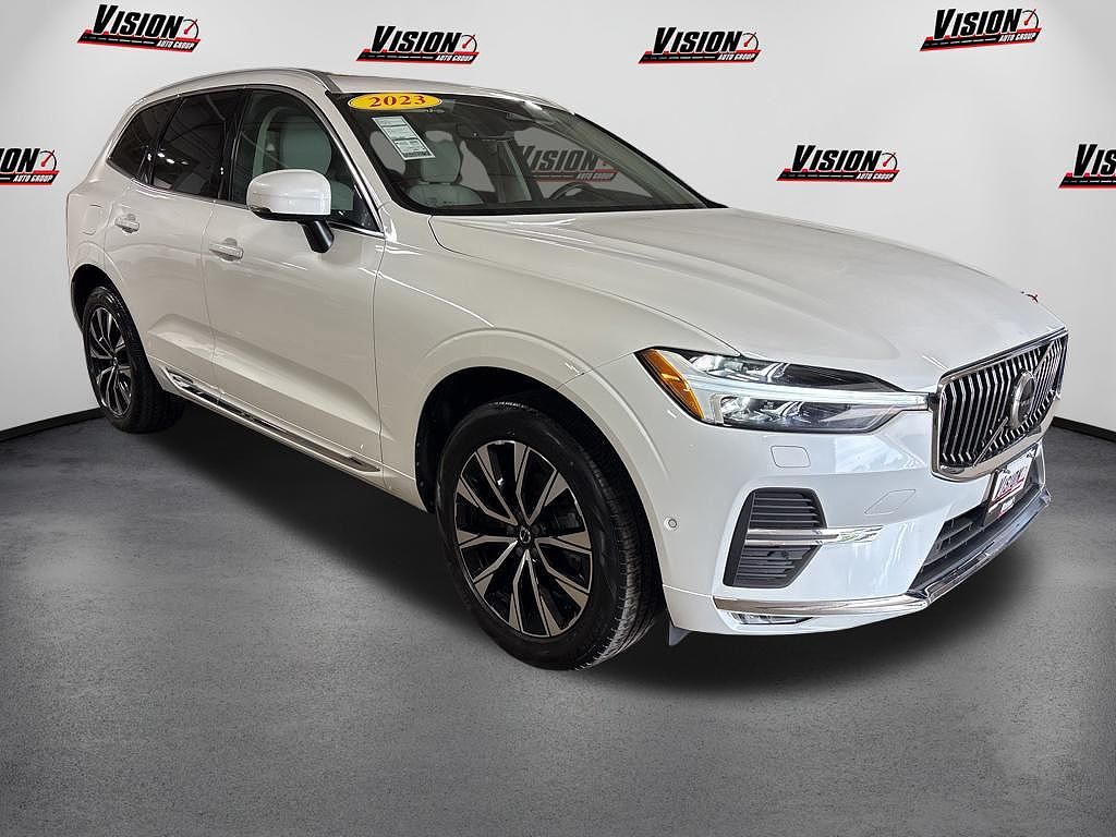 2023 Volvo XC60 B5 Plus Bright