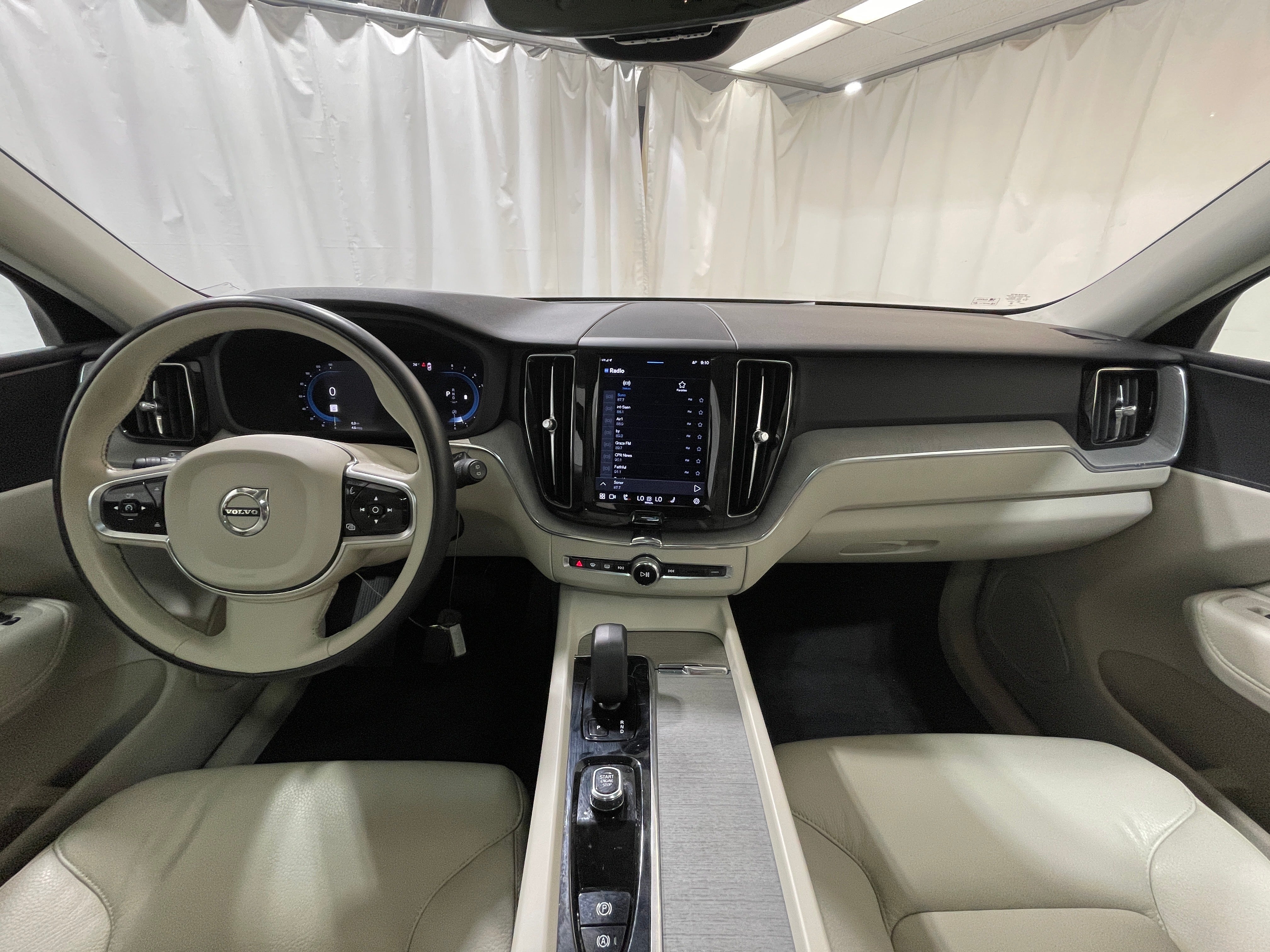 2023 Volvo XC60 B5 Plus Bright
