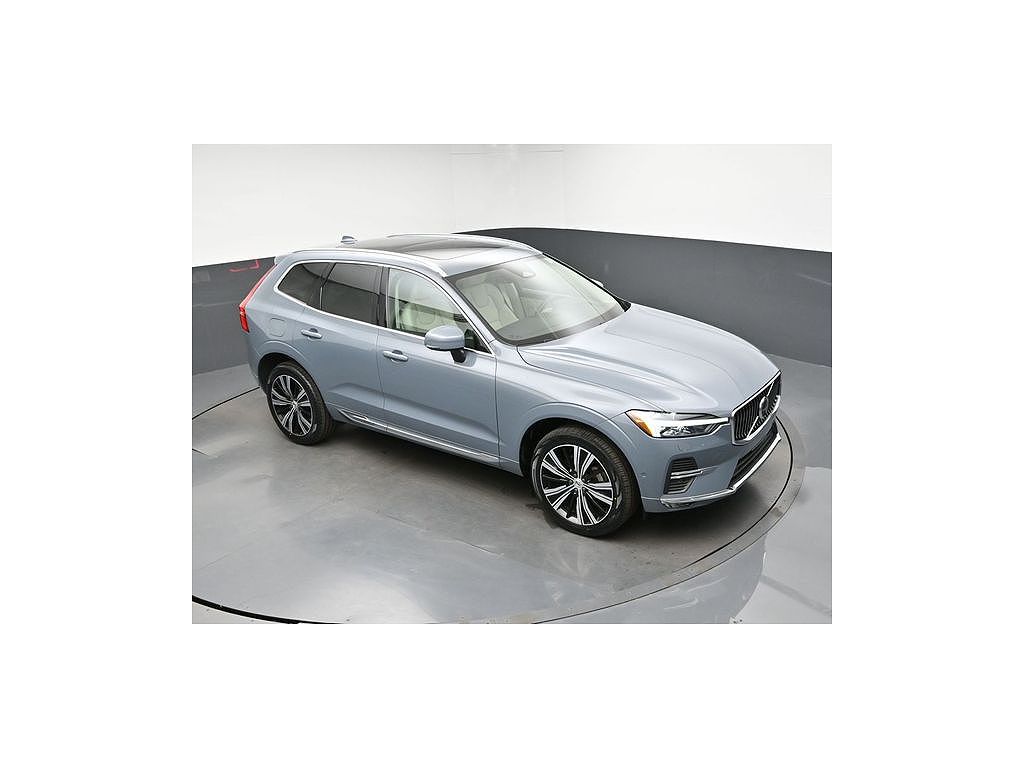2023 Volvo XC60 B5 Plus Bright Theme