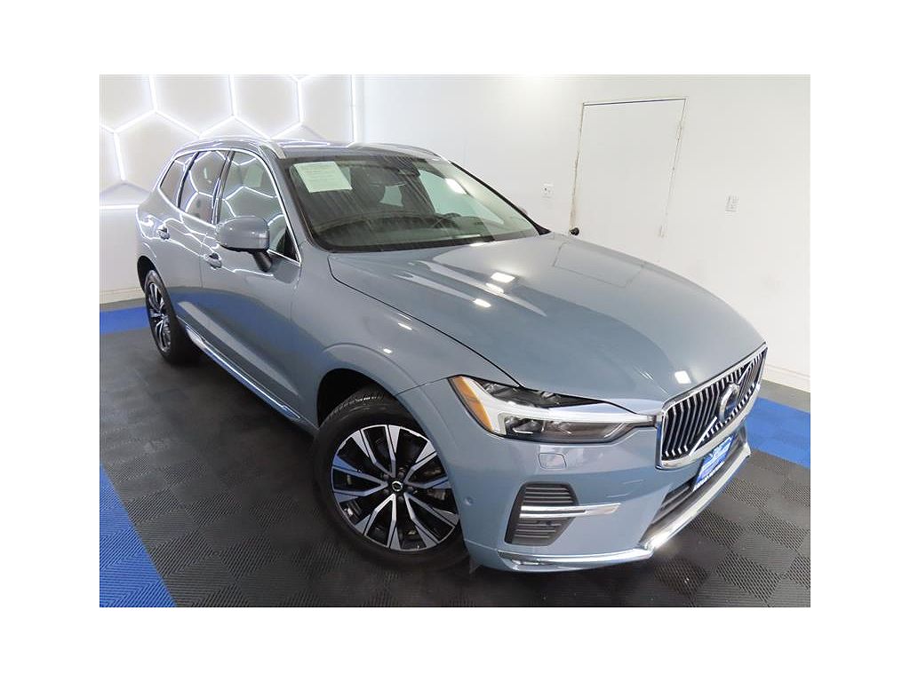 2023 Volvo XC60 B5 Plus Bright