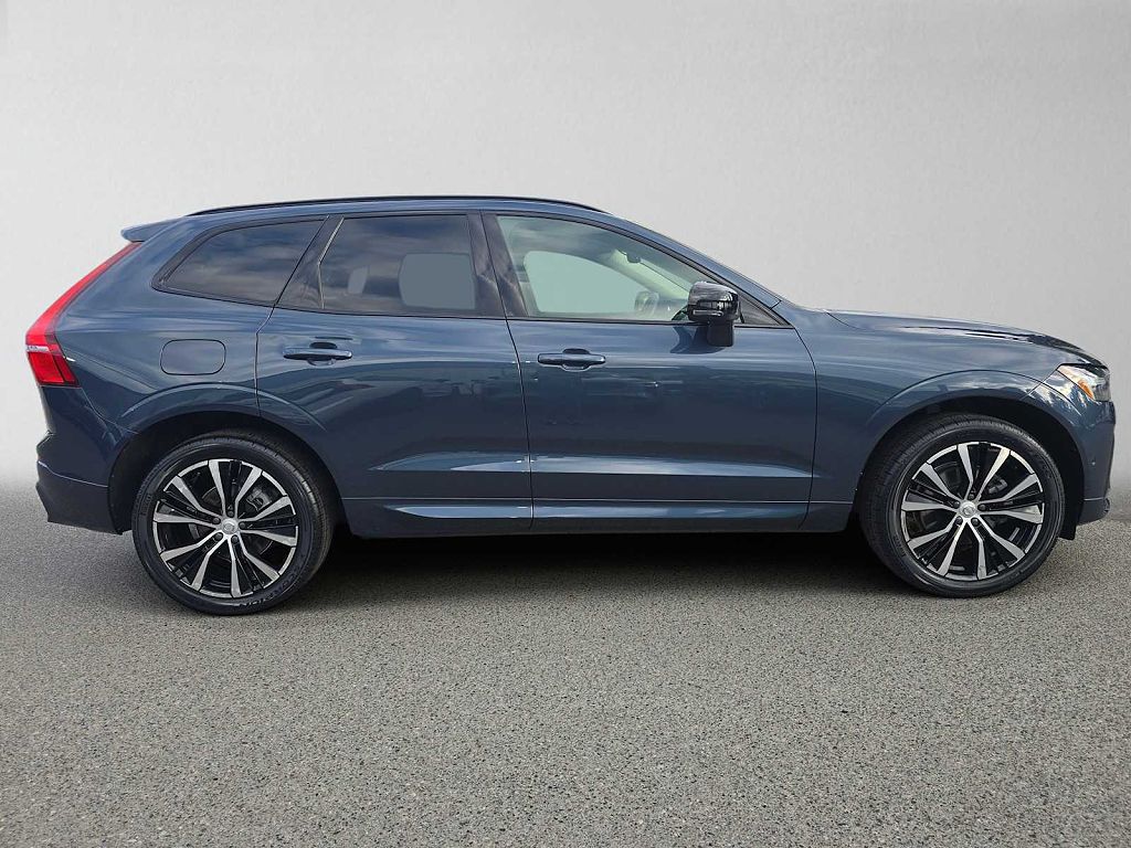 2023 Volvo XC60 B5 AWD Plus Dark