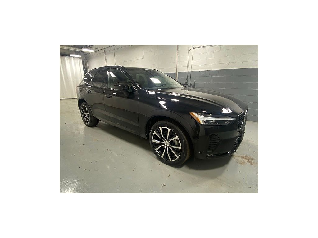 2023 Volvo XC60 B5 Plus Dark