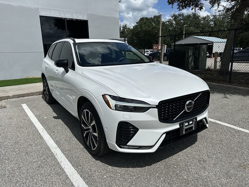 2023 Volvo XC60 B5 Plus Dark