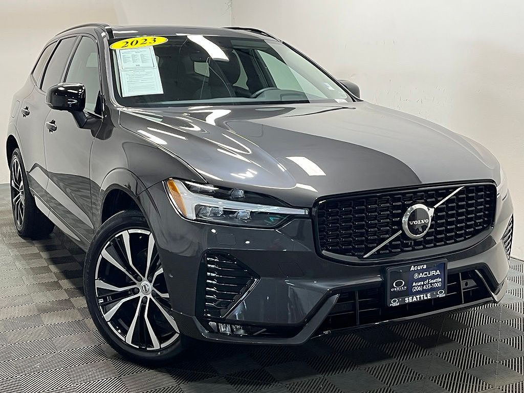 2023 Volvo XC60 B5 Plus Dark Theme