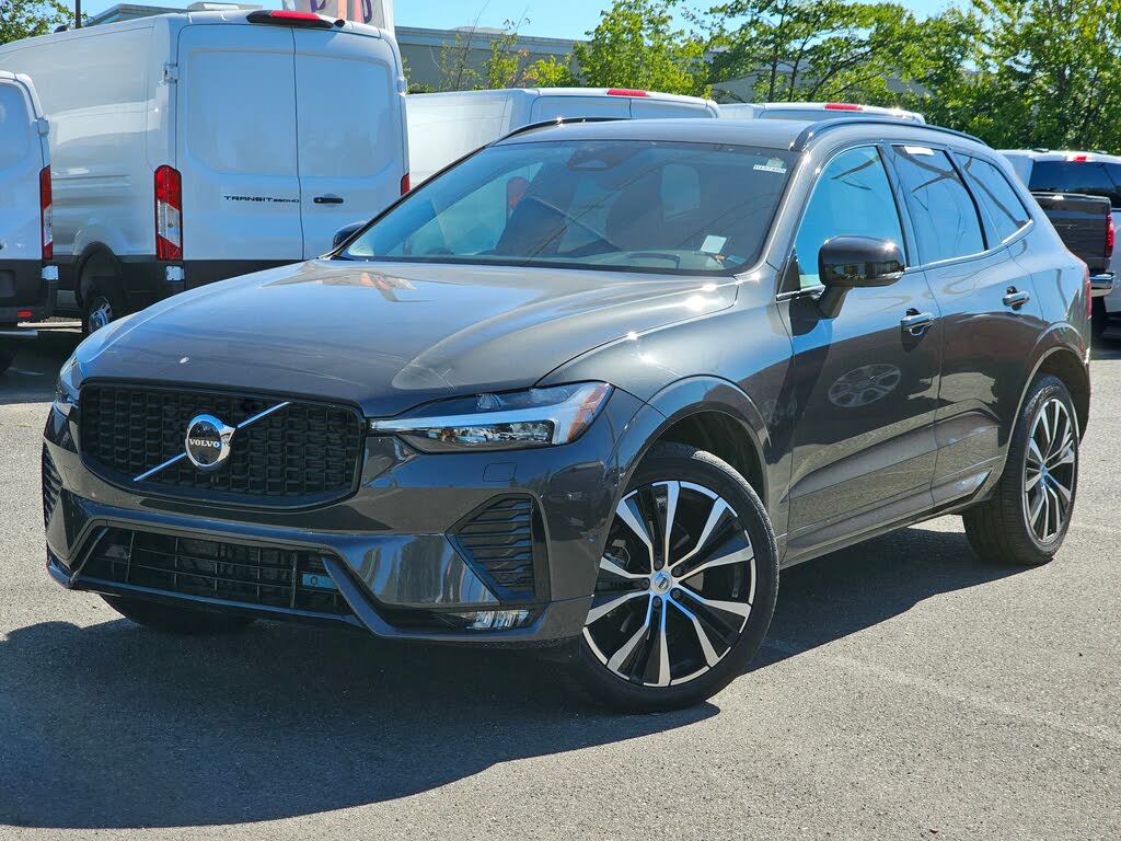 2023 Volvo XC60 B5 Plus Dark