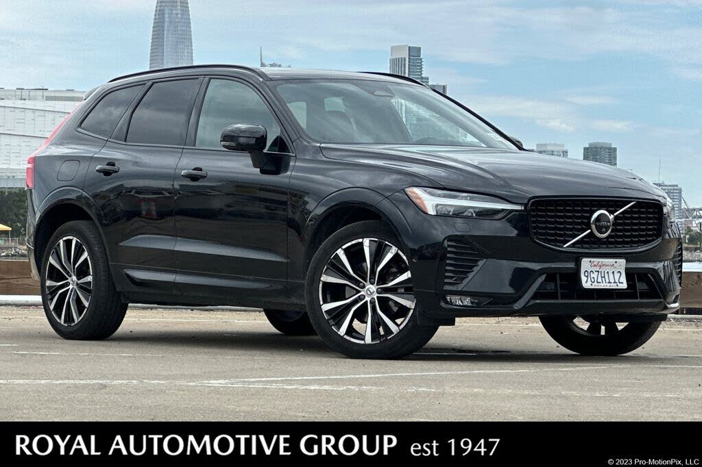 2023 Volvo XC60 B5 Plus Dark