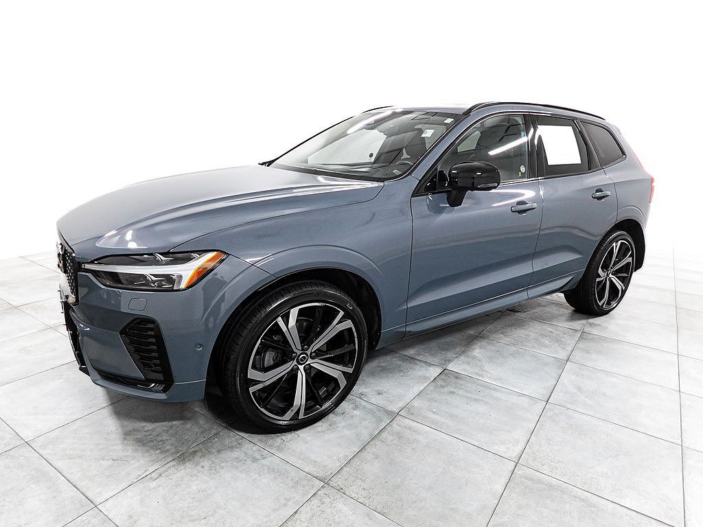 2023 Volvo XC60 B5 Ultimate Dark