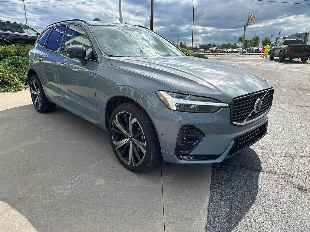 2023 Volvo XC60 B5 Ultimate Dark