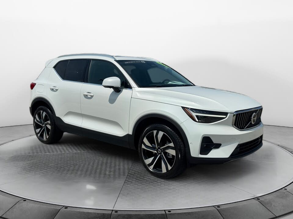 2023 Volvo XC40 B5 Ultimate Bright