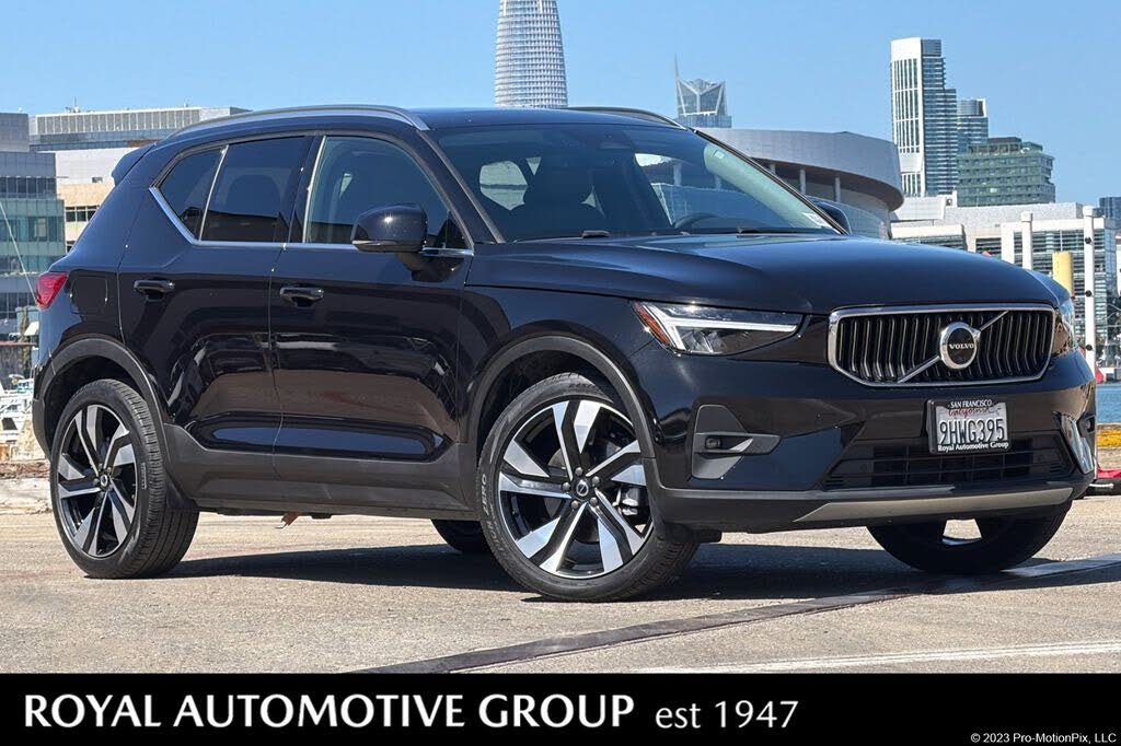 2023 Volvo XC40 B5 Ultimate Bright