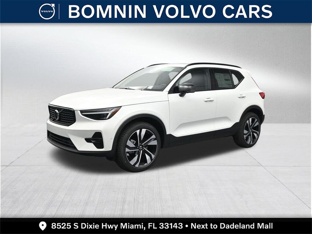 2026 Volvo XC40 B5 Plus