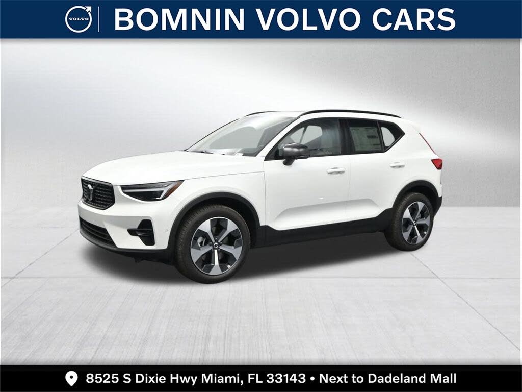 2026 Volvo XC40 B5 Plus