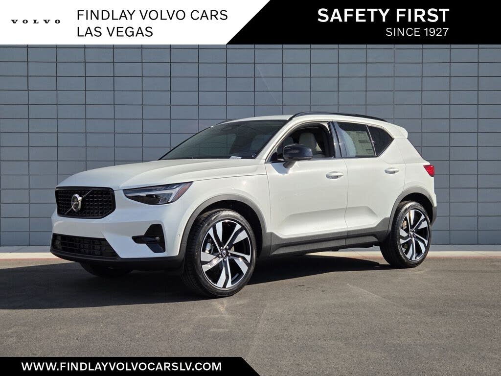 2026 Volvo XC40 B5 Plus