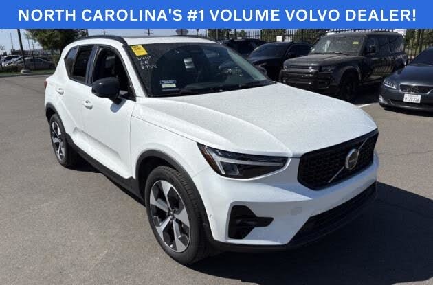 2025 Volvo XC40 B5 Plus Dark