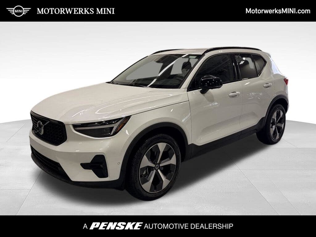 2026 Volvo XC40 B5 Plus