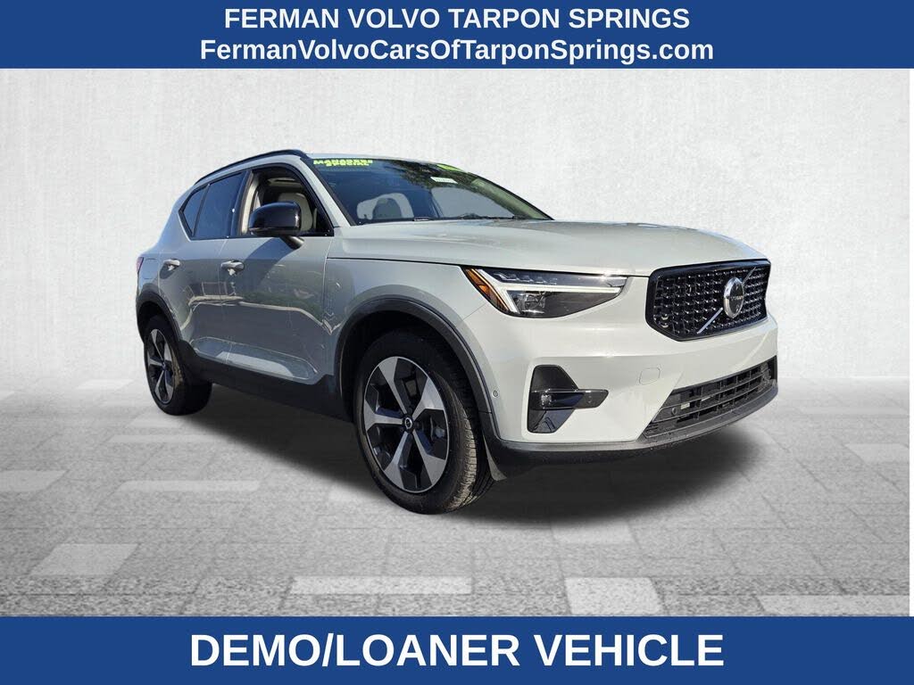 2026 Volvo XC40 B5 Plus