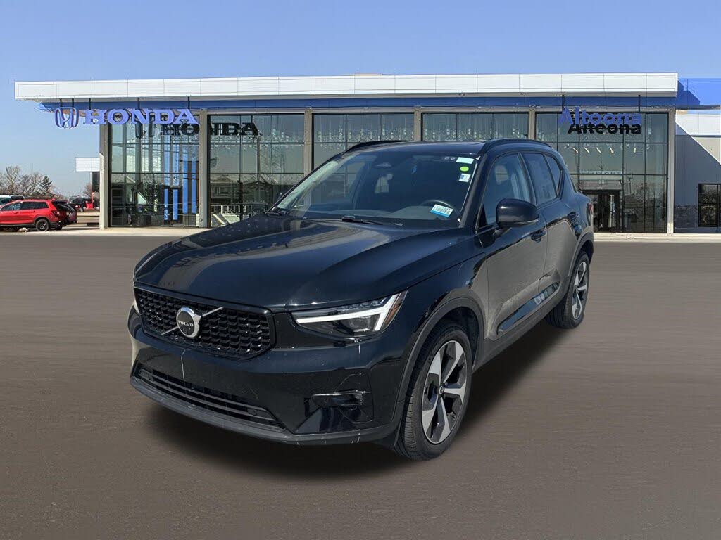 2026 Volvo XC40 B5 Plus